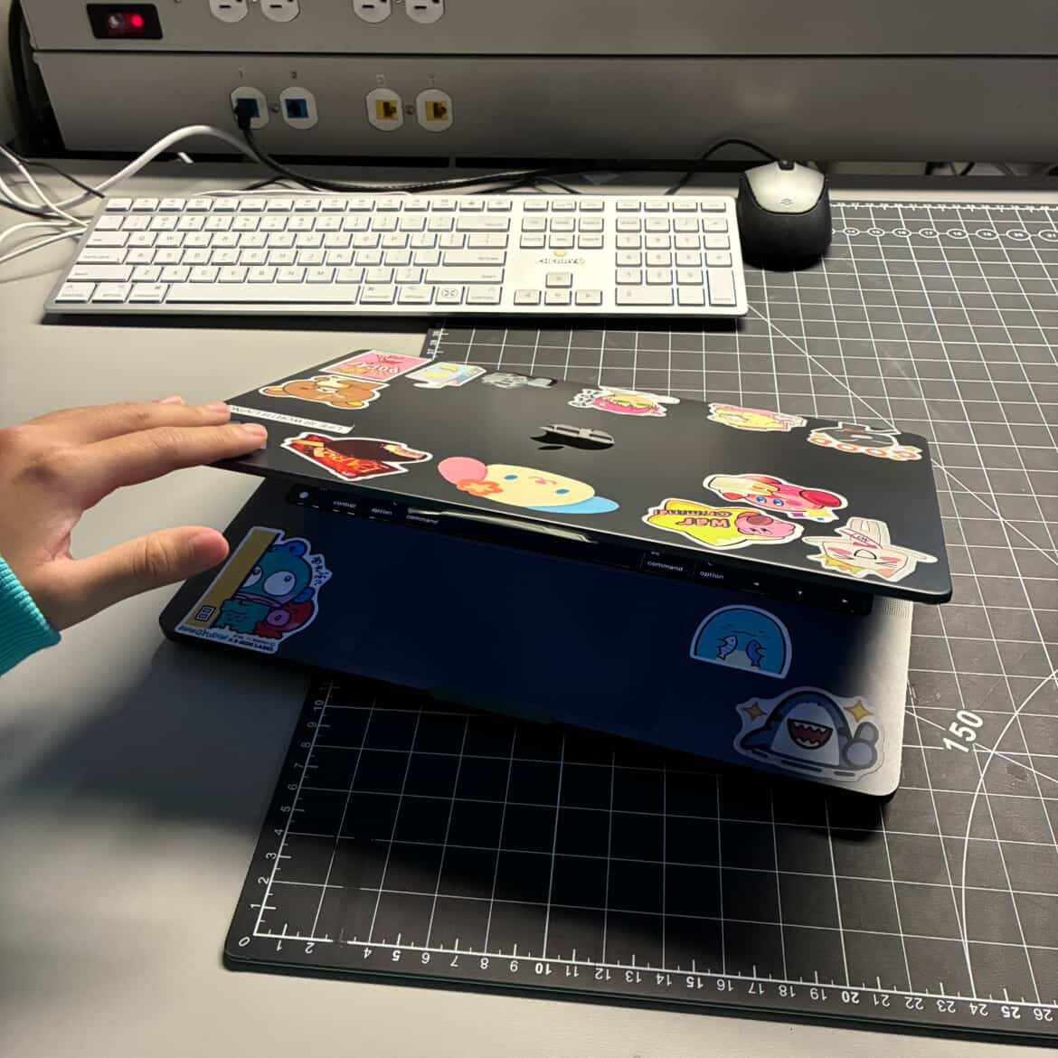 An interaction depicting the opening and closing of laptop. There is potential for a circuit to be created which activates once the laptop is shut.